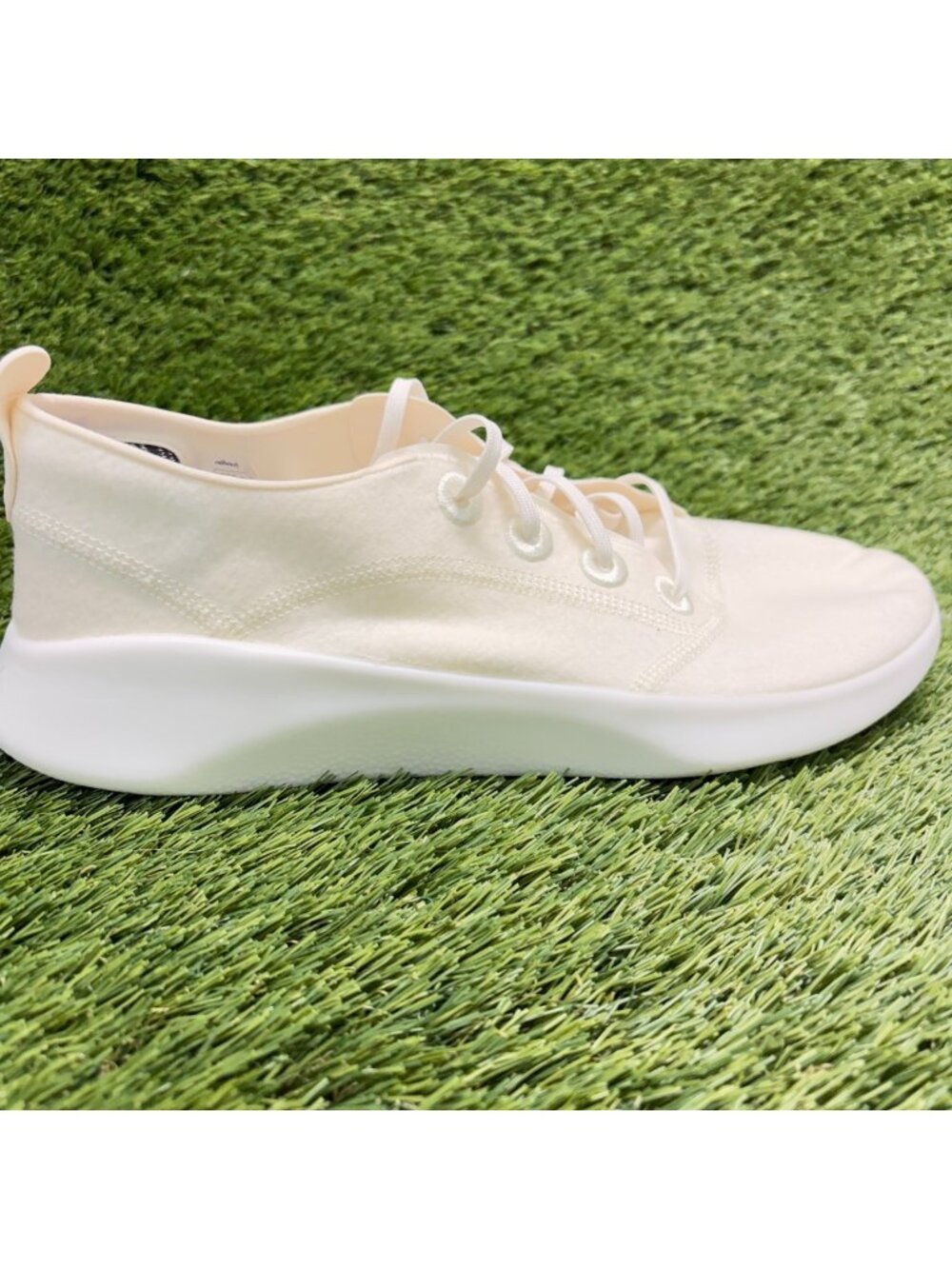 Allbirds Superlight Wool Runner Mens Size 10 Ivory White Athletic Shoes Sneakers